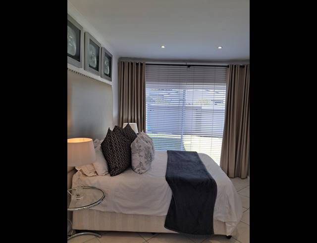 4 BEDROOM FREEHOLD TO LET IN KLEINMOND CENTRAL